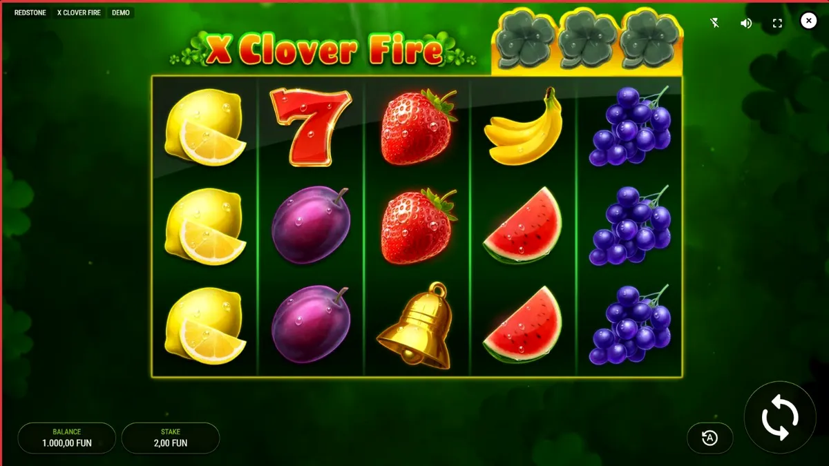 Tampilan visual mesin slot X Clover Fire dengan simbol buah dan clover
